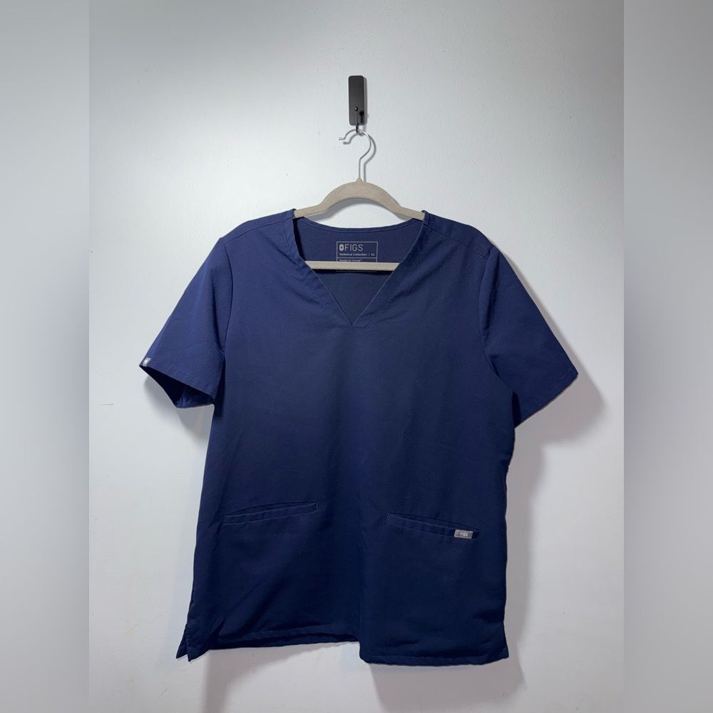 Figs Navy Blue Casma Three-Pocket Scrub Top Size XL EUC